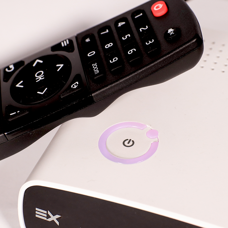 Athomics Ex - Close-up do botão power